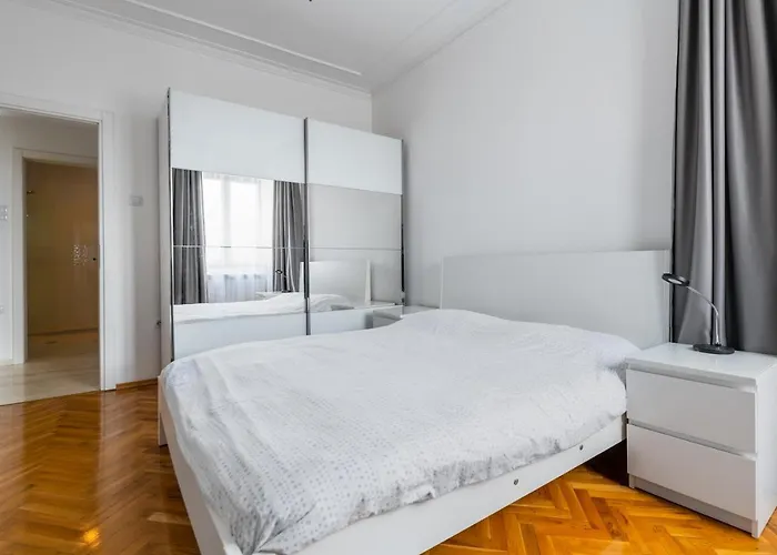 Vitosha Str 2Bd White & Blue Apt By Flat Mаnager