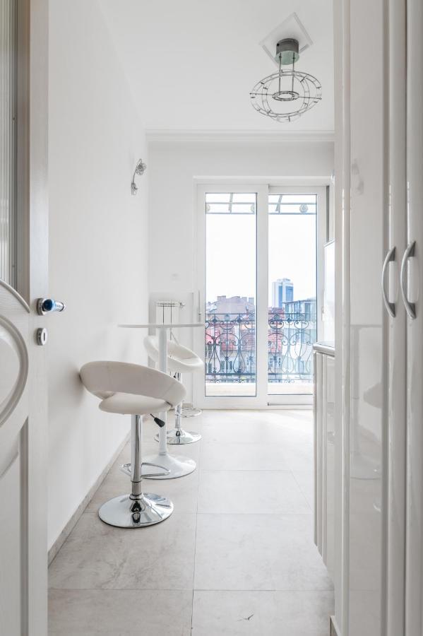 Vitosha Str 2bd White & Blue By Flat Mаnager Apartment Sofia