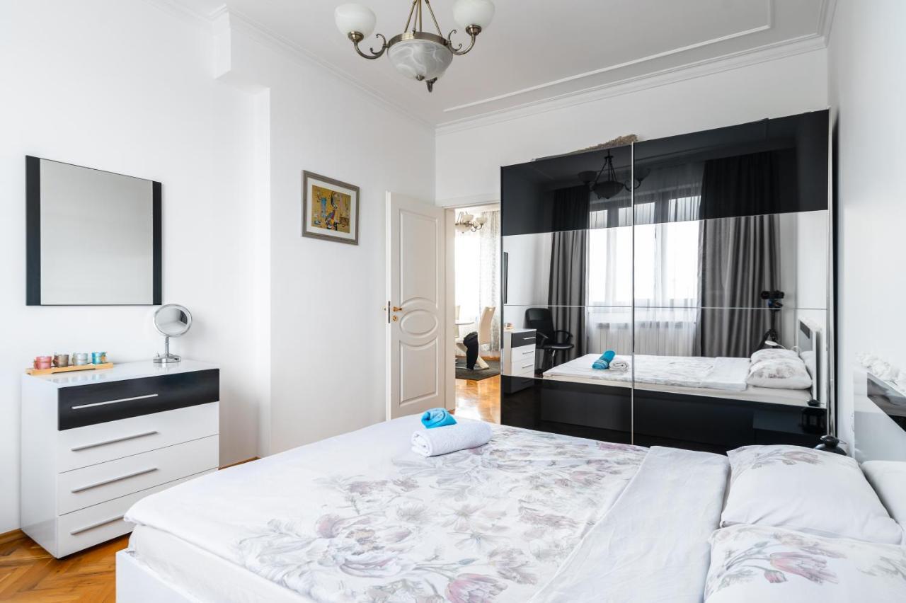 Vitosha Str 2bd White & Blue By Flat Mаnager * Sofia