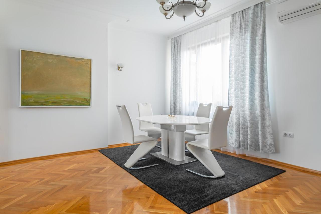 Vitosha Str 2bd White & Blue By Flat Mаnager Apartment Sofia